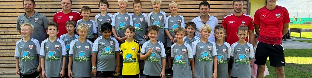 U10 mit neuen Dressen